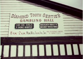 Diamond Tooth Gertie's sign